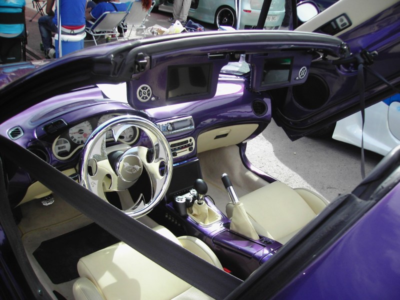 Arg_alfa_romeo_147_interior.jpg