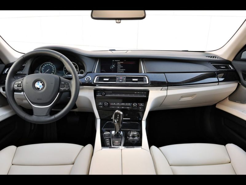 2012-BMW-7-Series.jpg