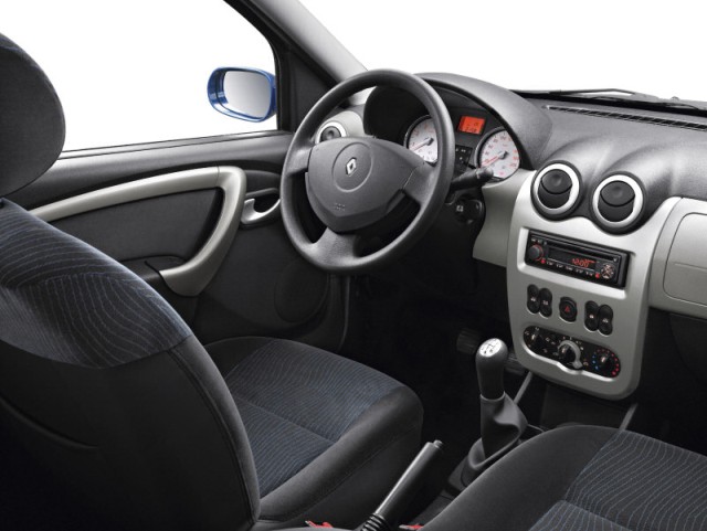 Renault_Sandero_09.jpg