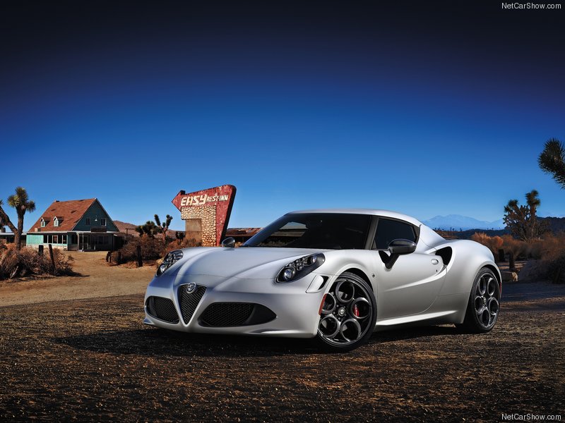 Alfa_Romeo-4C_2014_800x600_wallpaper_01.jpg