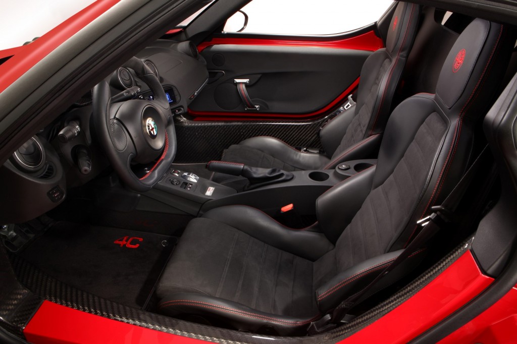 2014-alfa-romeo-4c_interior_2.jpg