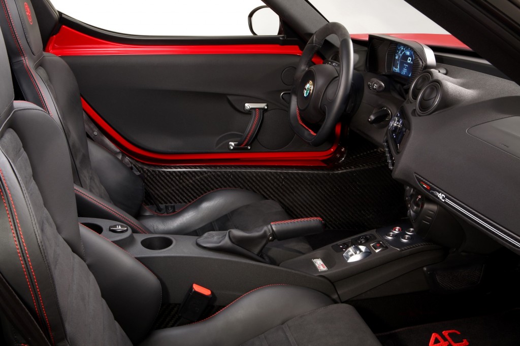 2014-alfa-romeo-4c_interior_1.jpg