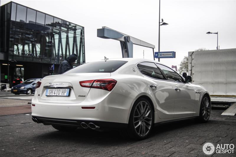 maserati-ghibli-2013-c933129052013160319_2 (Custom).jpg