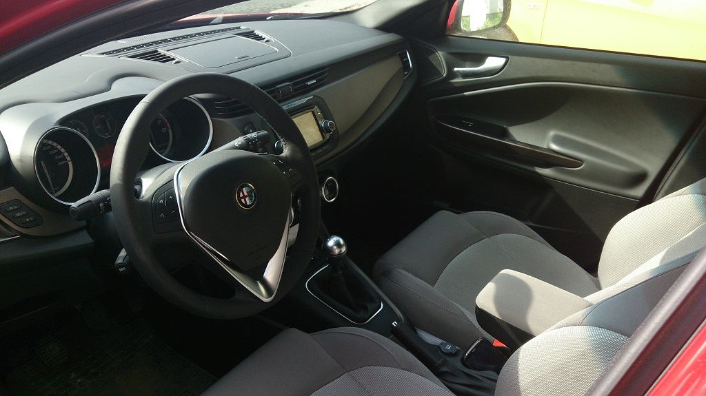 Interior Alfa 3.jpg