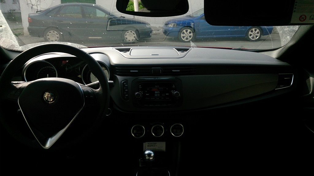 Interior Alfa 1.jpg