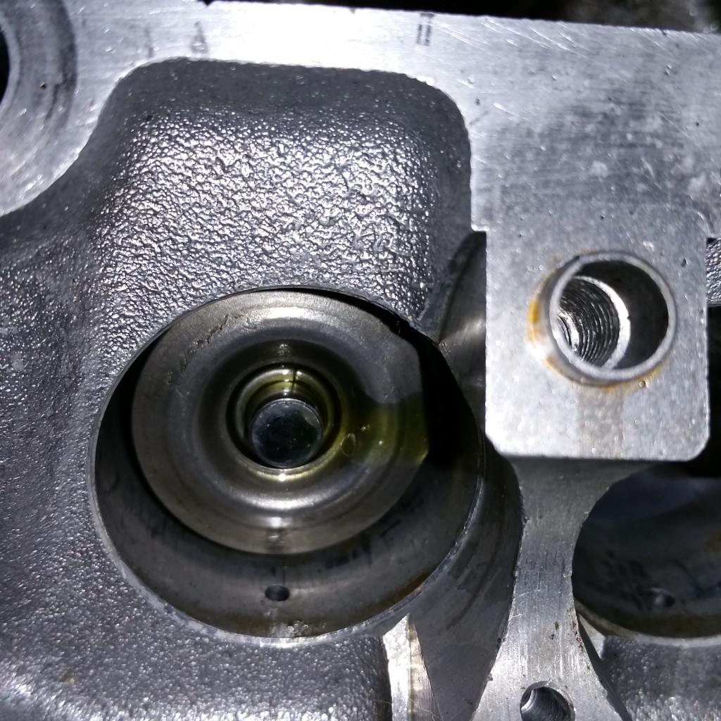 Alfa147_valve_mount3.jpg