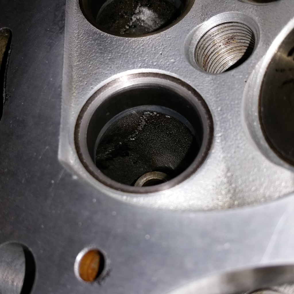 Alfa147_valve_seat_grinded.jpg