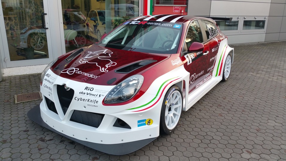 2015-Alfa-Romeo-Giulietta-TCR-01.jpg