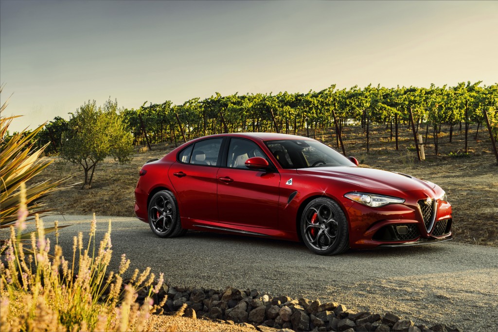 2017-alfa-romeo-giulia-001-1.jpg