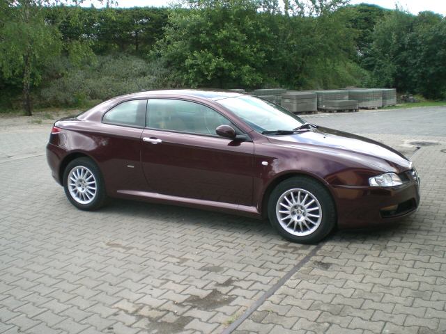 Alfa GT Rosso Sienna.jpg