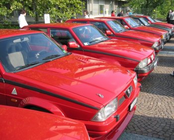 alfa_romeo_75_2.jpg